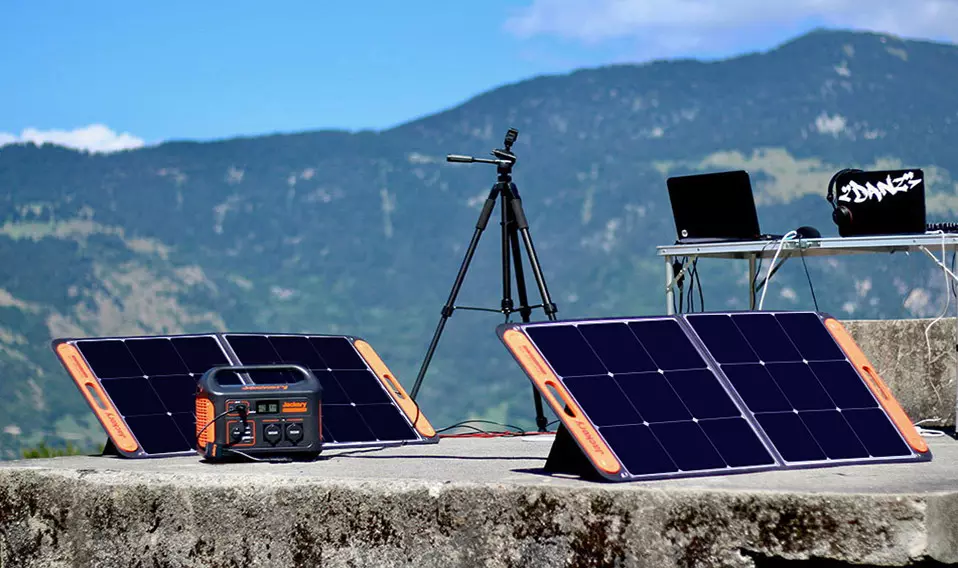 jackery-solar-saga-100w-03.webp